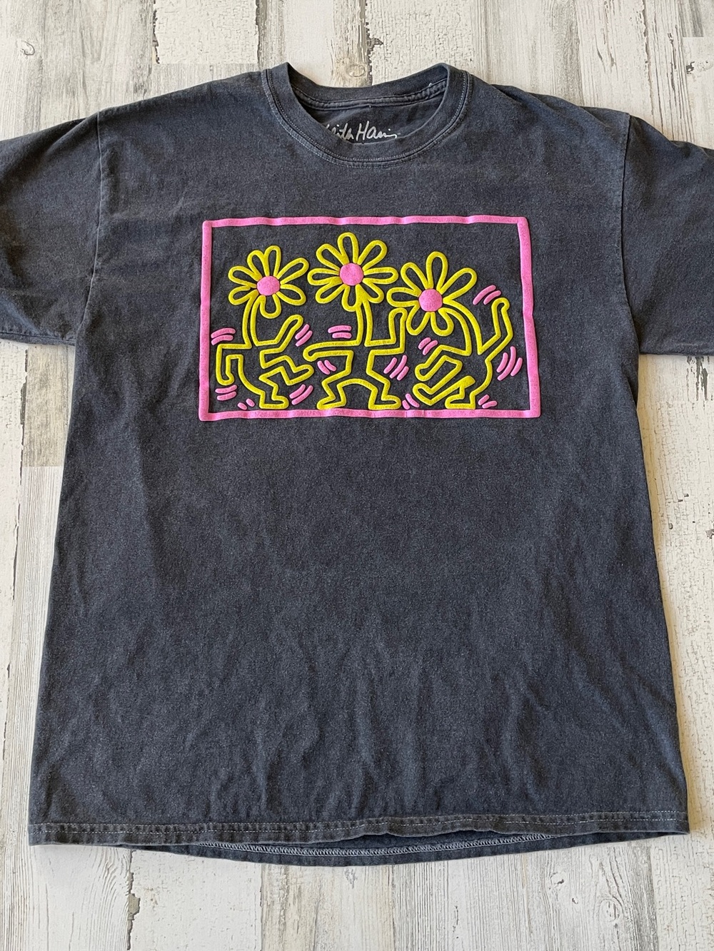 Keith Haring Washed Gray Graphic Tee L with Pink & Yellow Flower Characters GUC